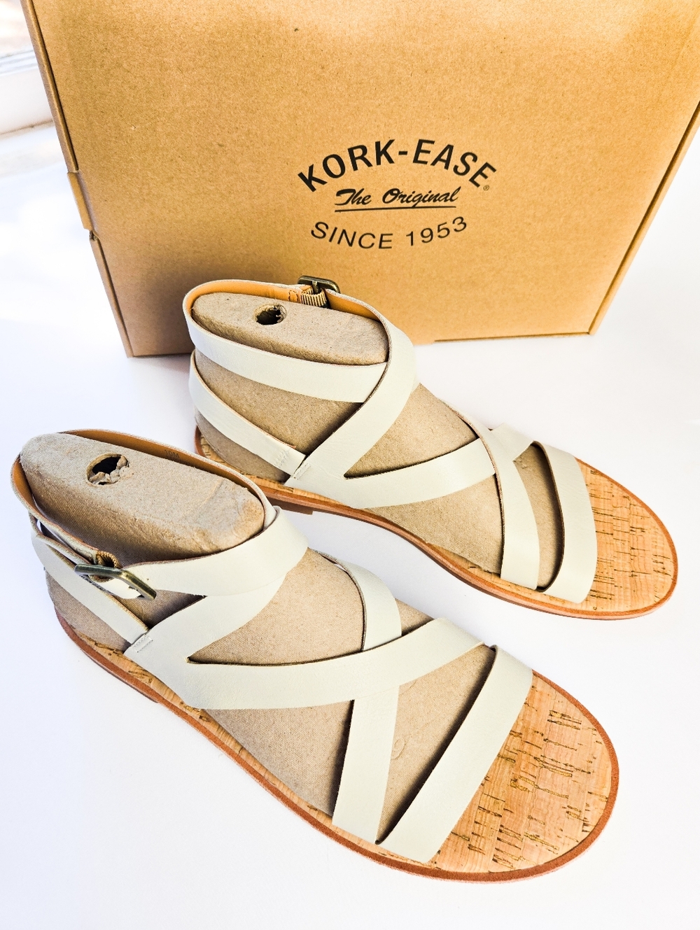 NIB Kork-Ease Bryleigh Flat Gladiator Sandals, Cream